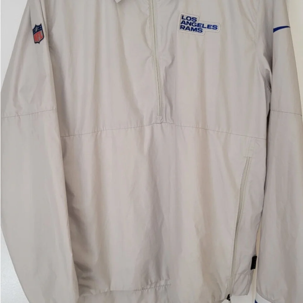 LA Rams Windbreaker - Picture 4 of 5